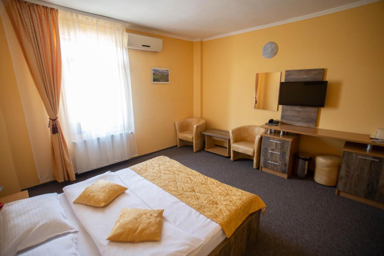 Hotel Alexandra Timisoara Luaran gambar