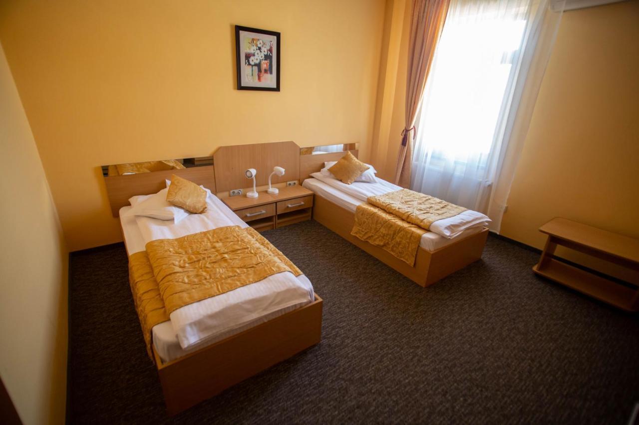 Hotel Alexandra Timisoara Luaran gambar